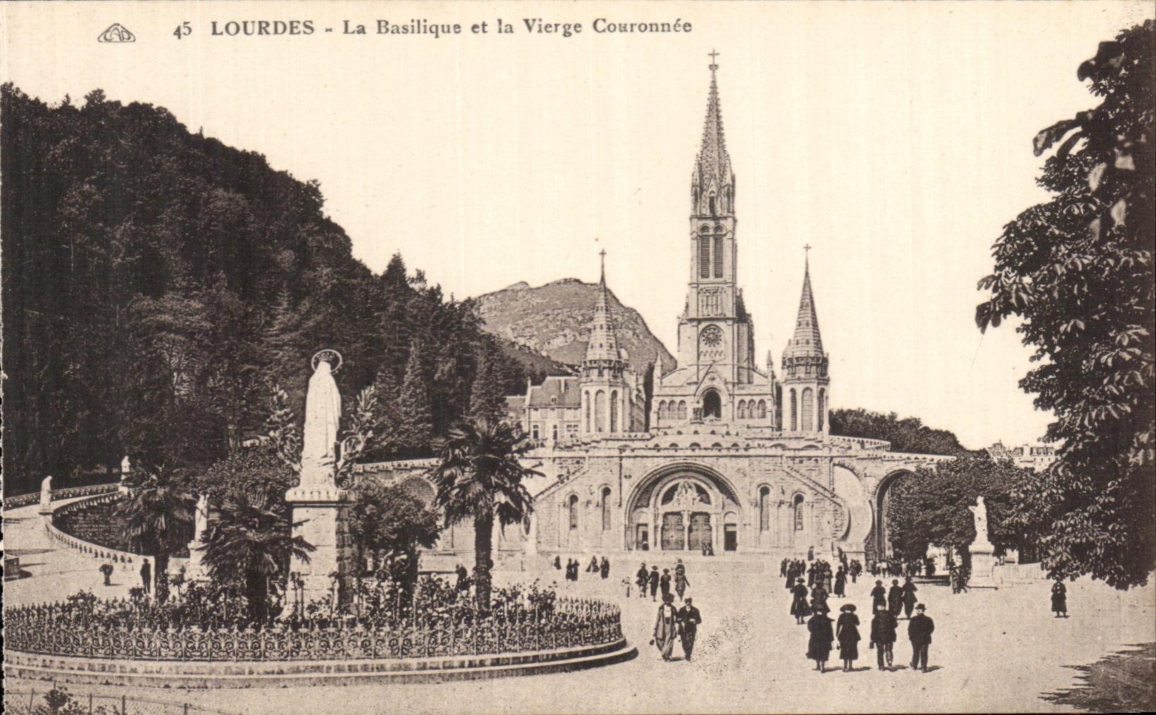 CPA Lourdes the Basilica and the Couronnee Virgin