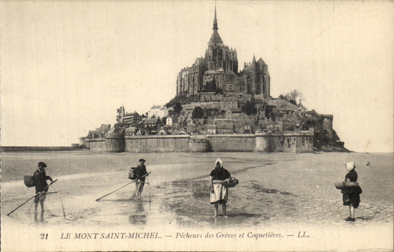 CPA the Mont Saint Michel Sinning ones of the Strikes and Coquetieres