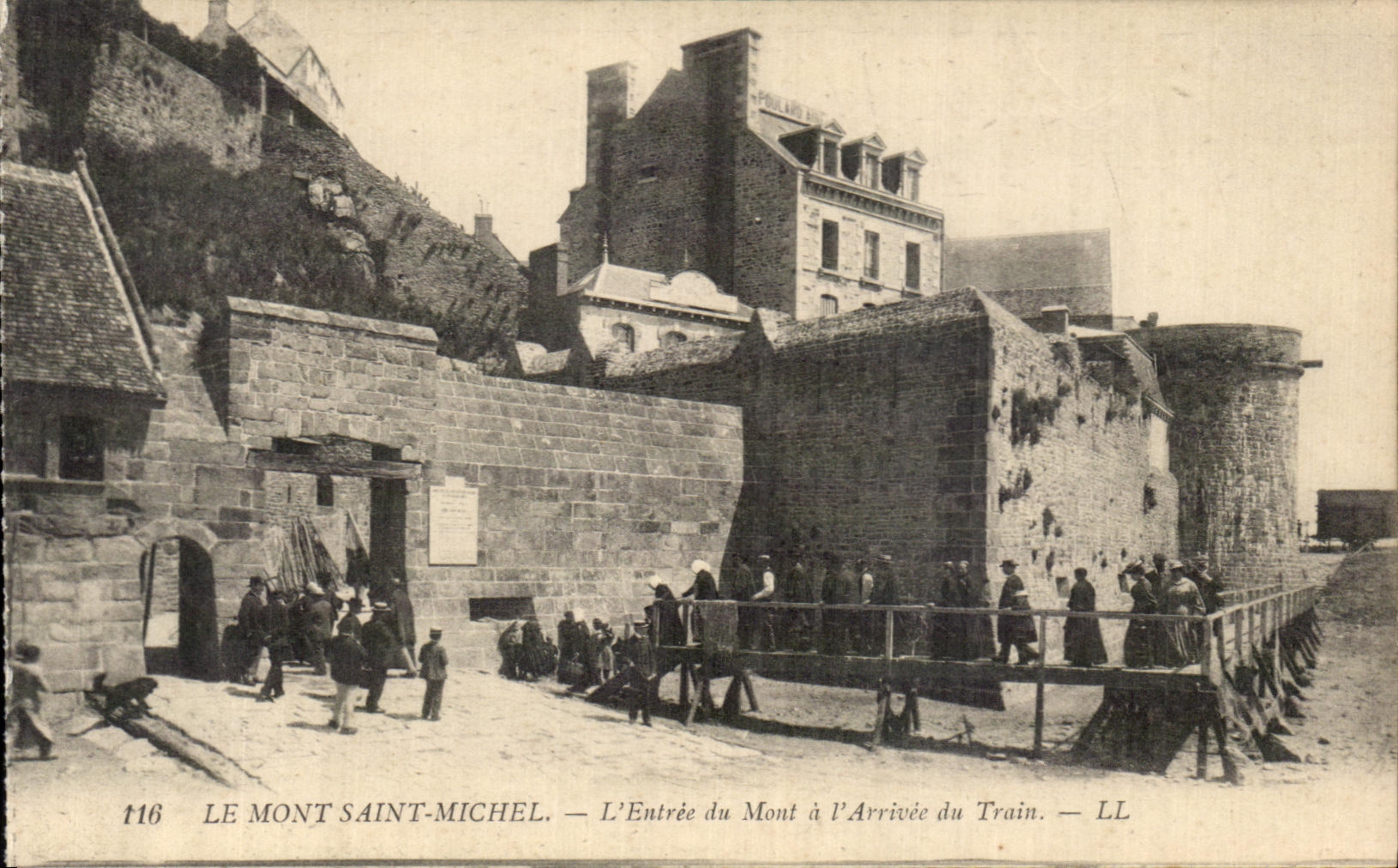 CPA Mont Saint Michel Entrance of the Mount to Arrival of the Train