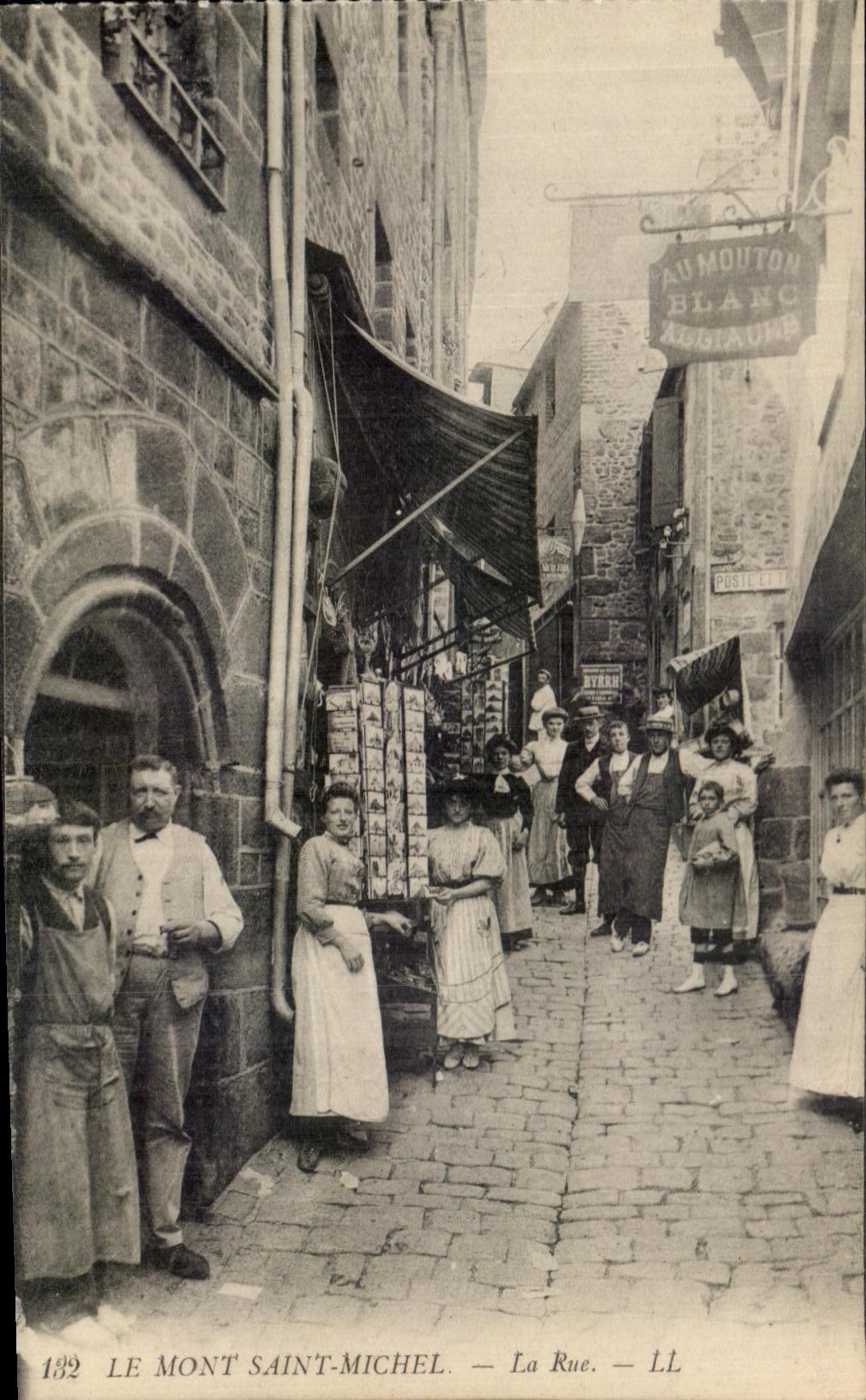 CPA Mont Saint Michel the Street
