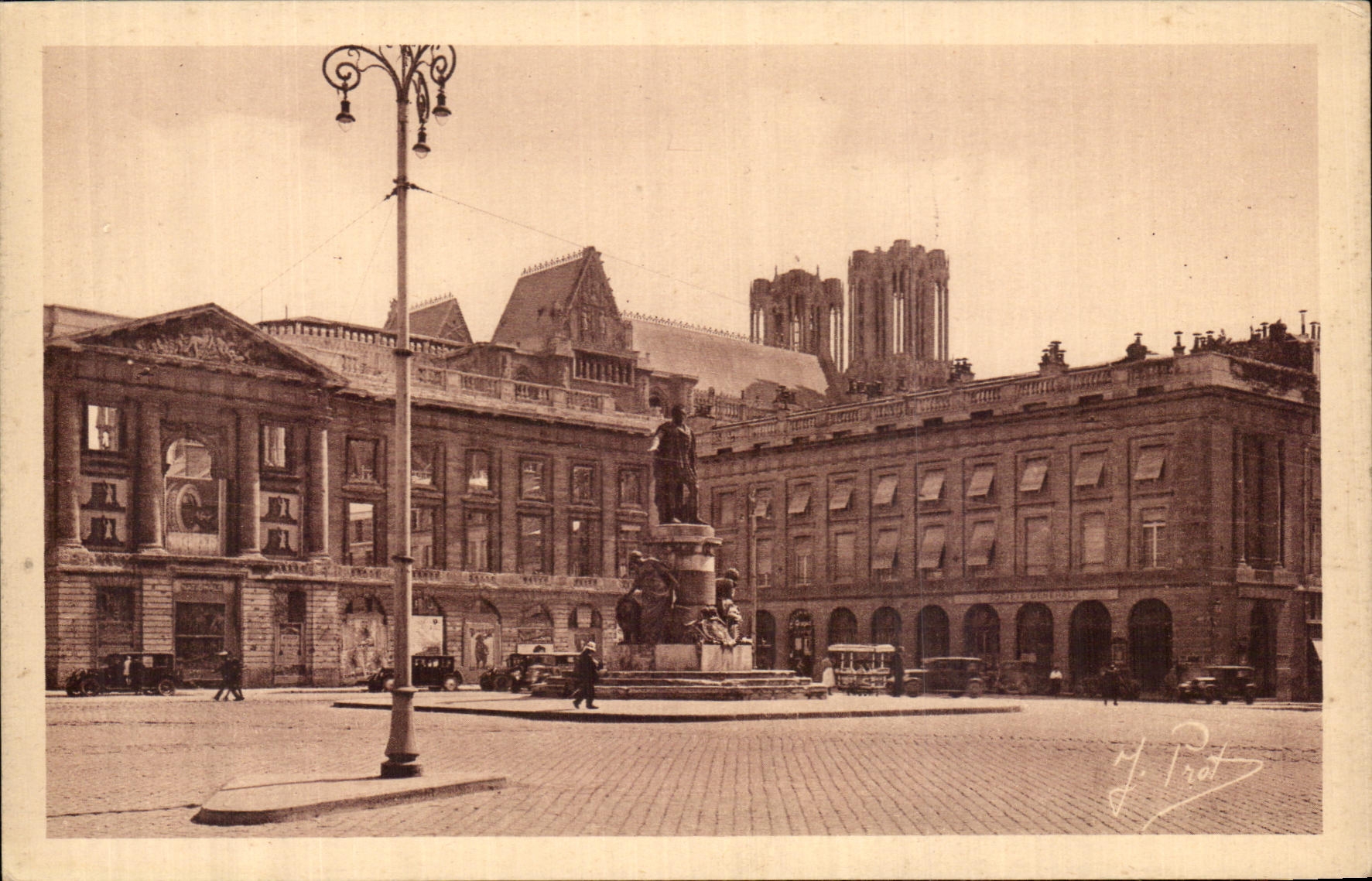 CPA Rheims the Royal Place and Statue of Louis XV