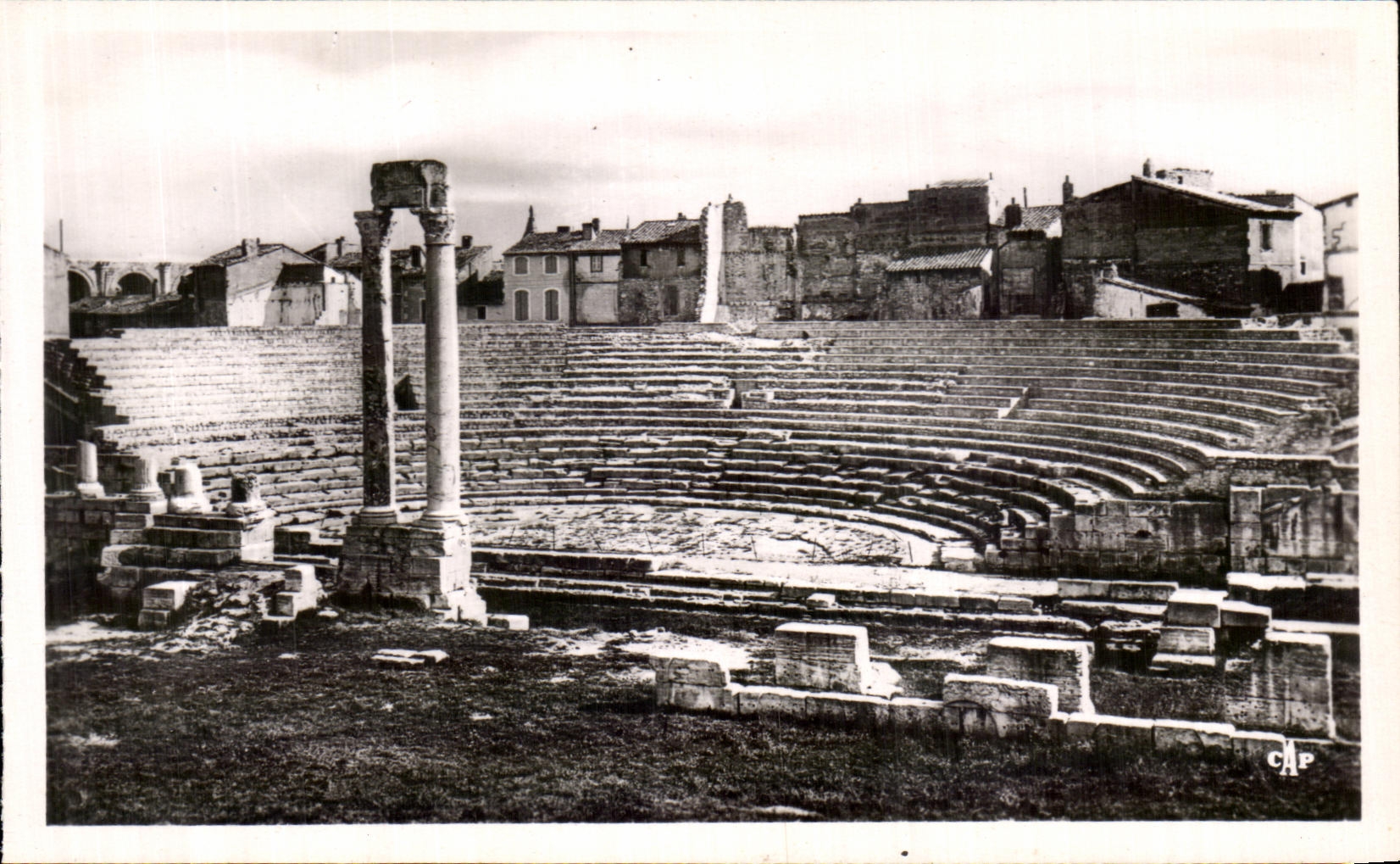 CPA Arles Together Of the Ruins Of the Ancient Theater