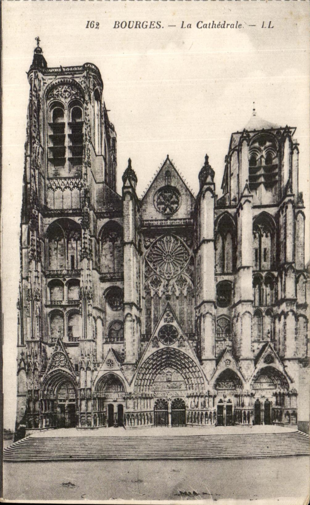 CPA Bourges la catedral