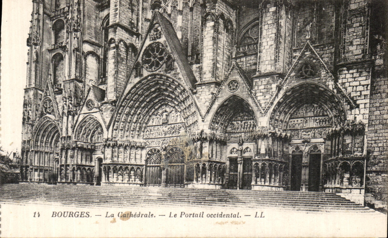 CPA Bourges la catedral la puerta occidental