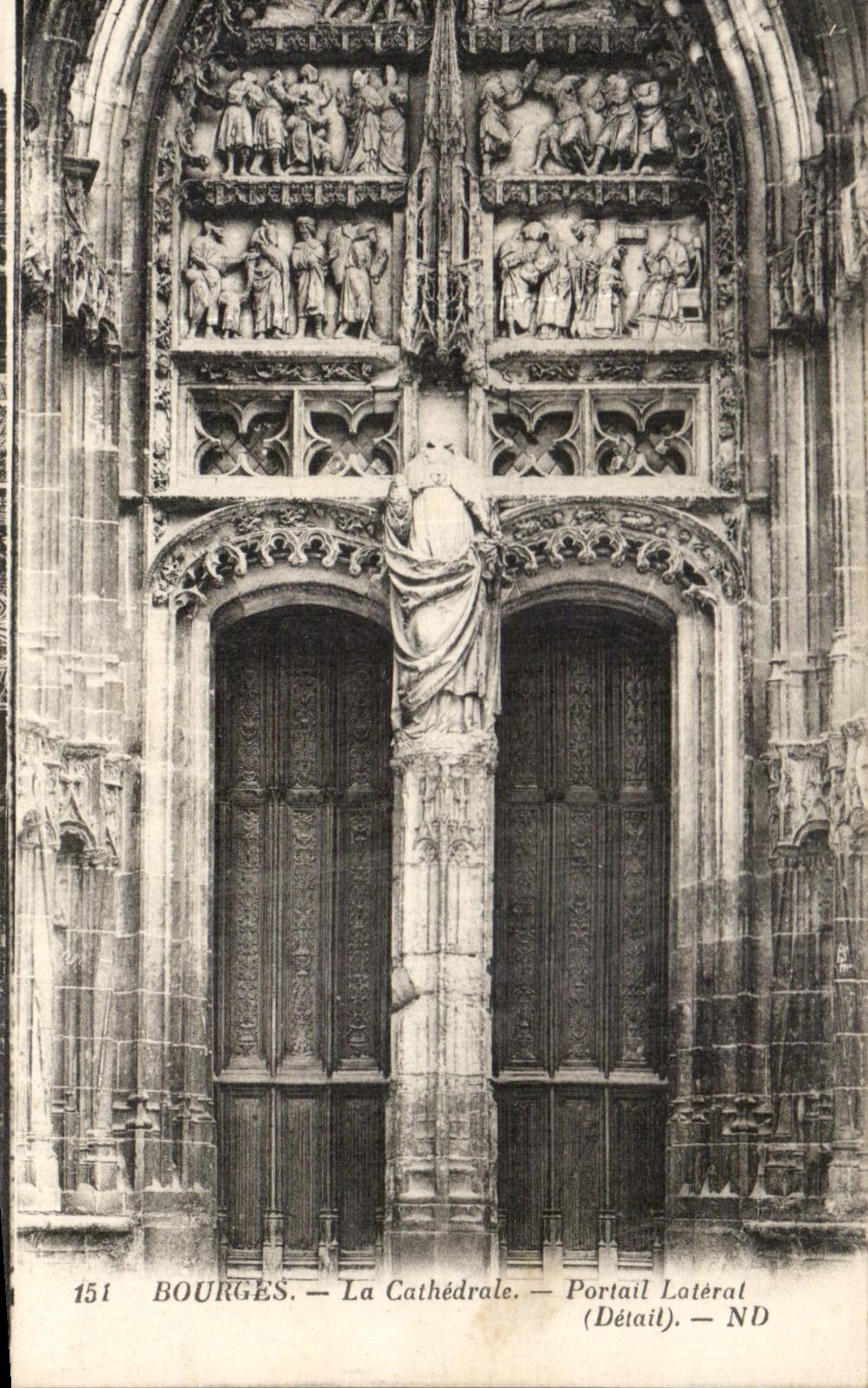 CPA Bourges la puerta del lado de la catedral