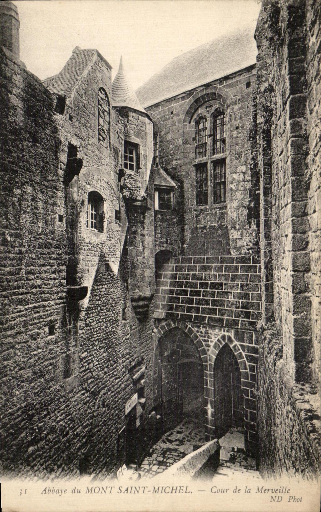 CPA the Mount St Michel Abbey of the Court of the Wonder