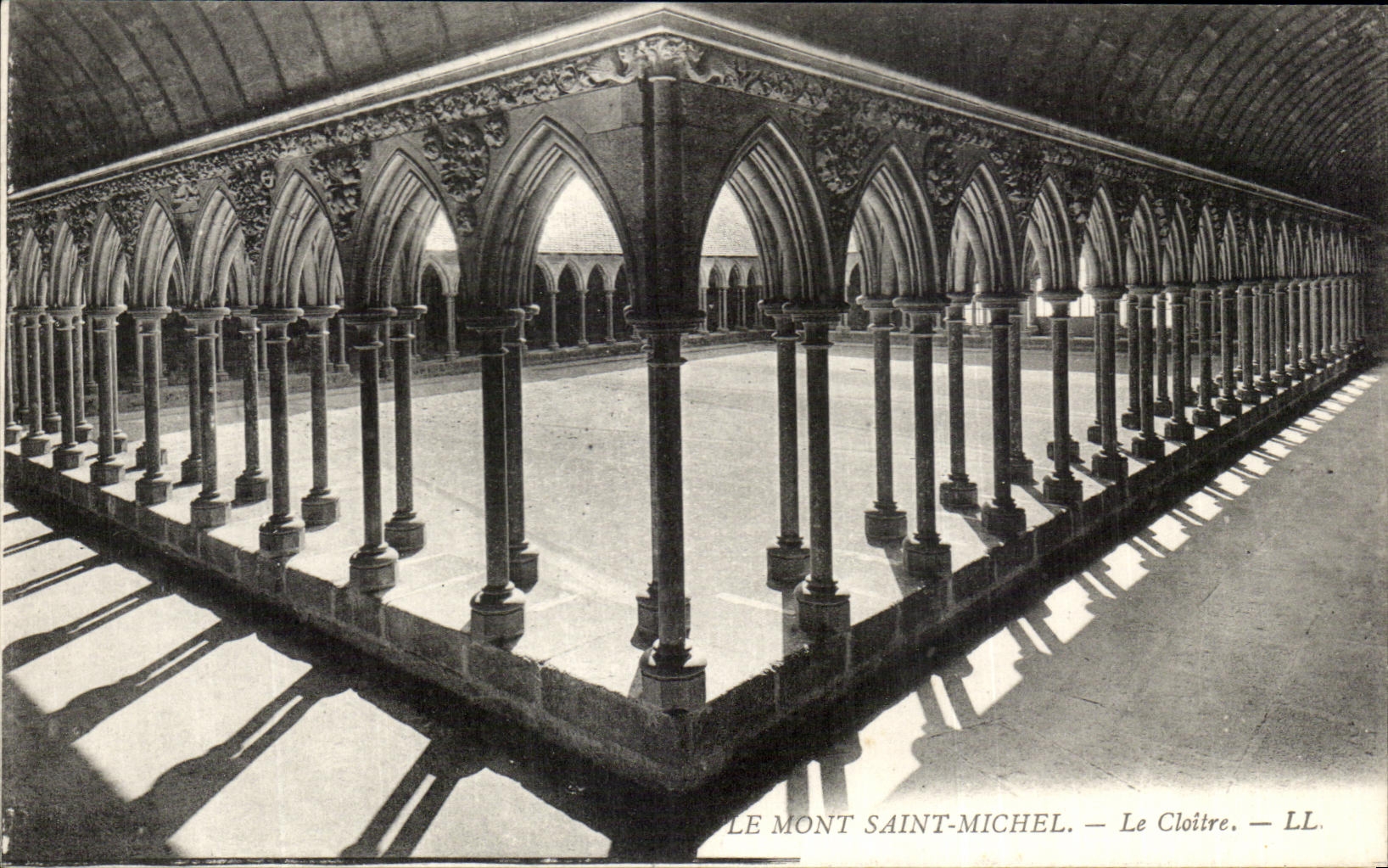 CPA the Mount St Michel the Cloister
