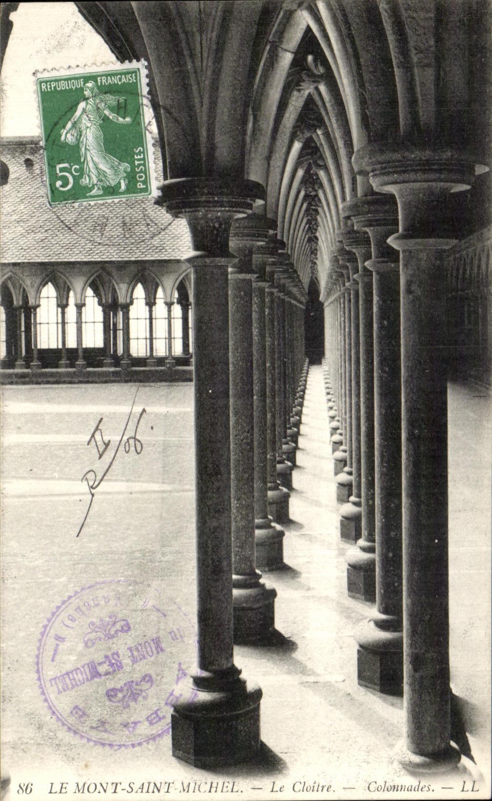 CPA Mont Saint Michel the Cloister Colonnades