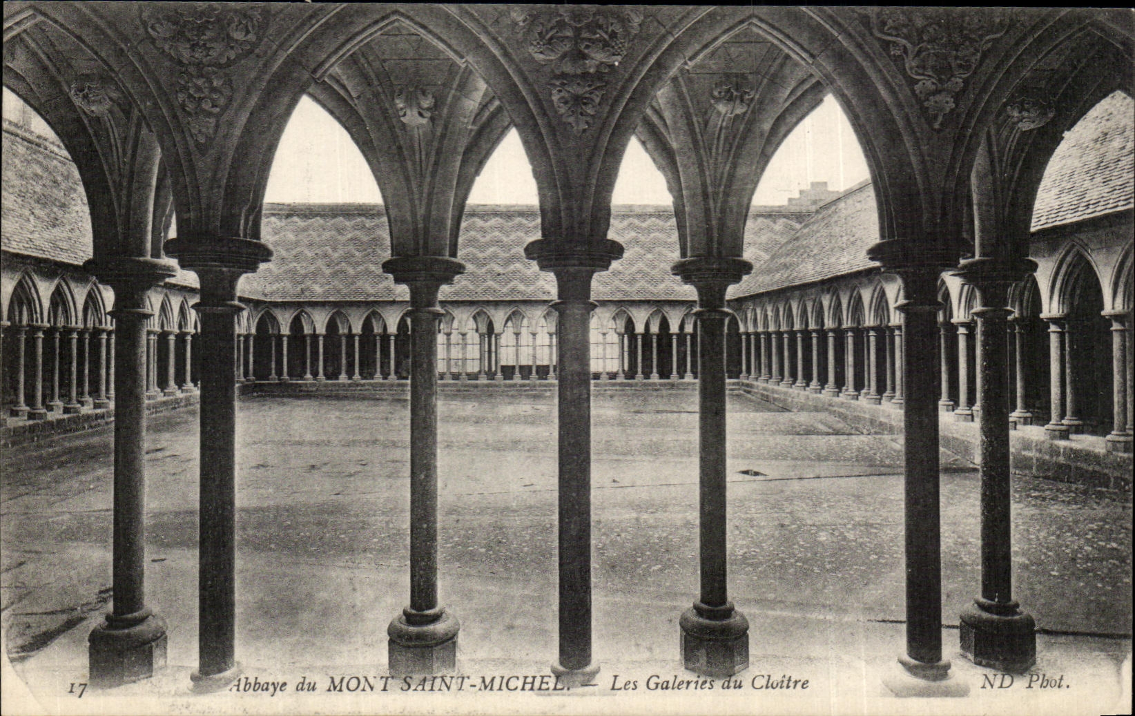 CPA Abbey of Mont Saint Michel the Galleries of the Cloister
