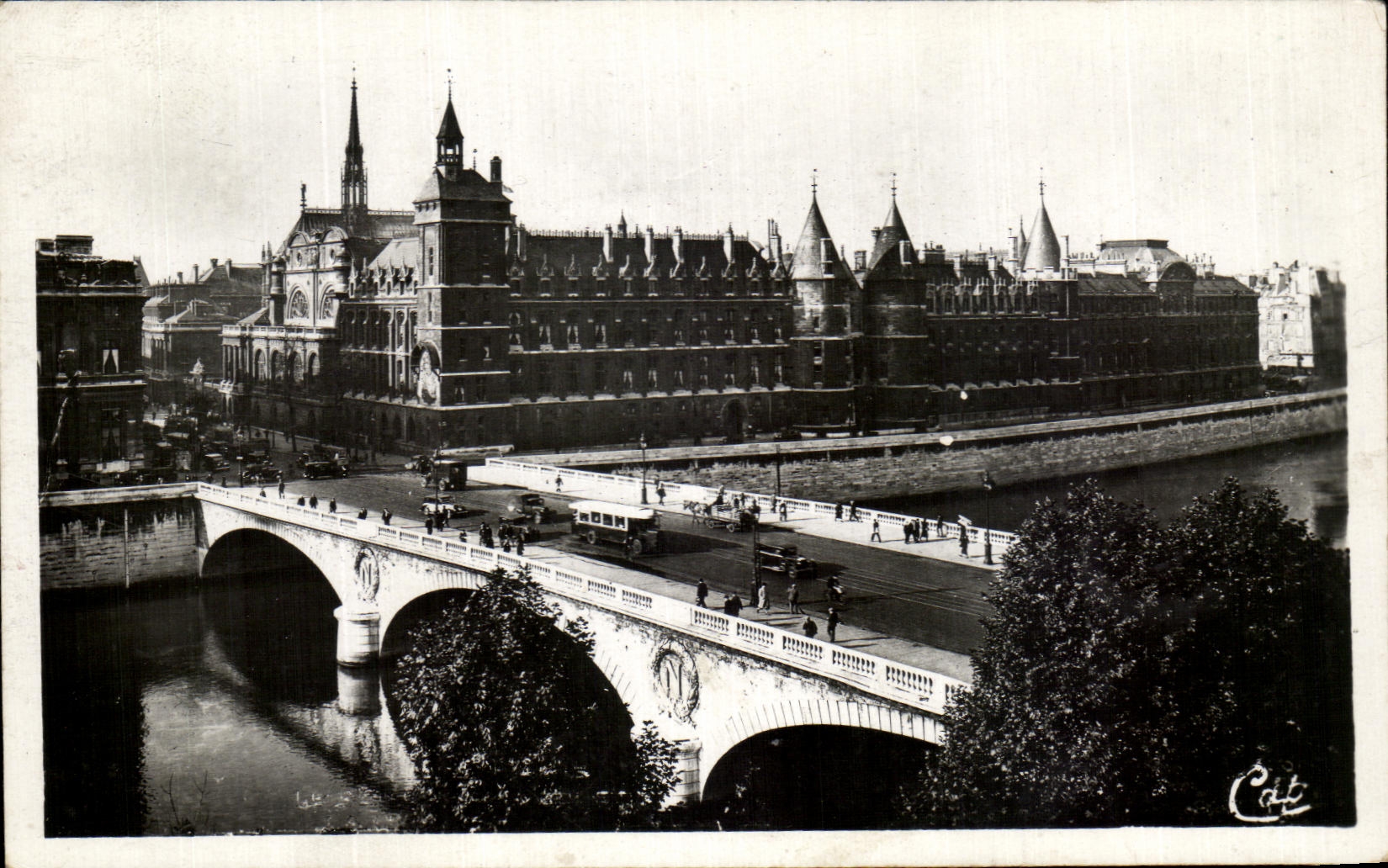 CPA Paris the Bridge with the Exchange and the Caretaker's lodge