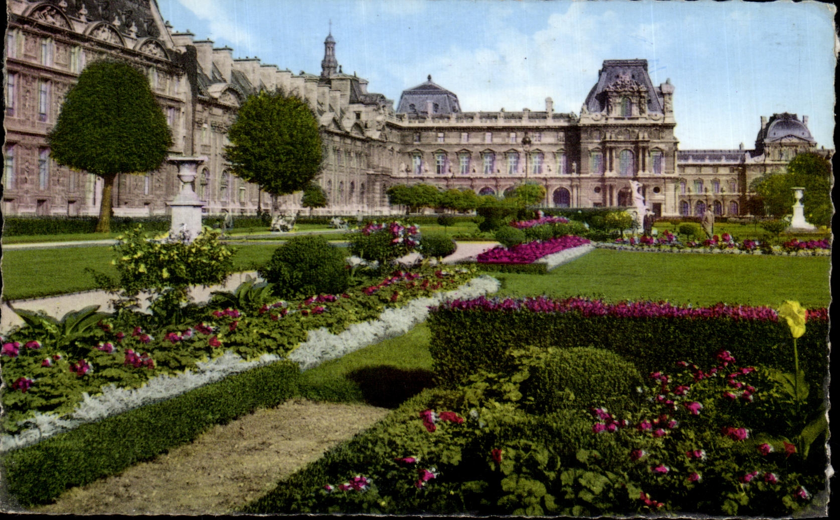 CPA Paris Louvre and Gardens