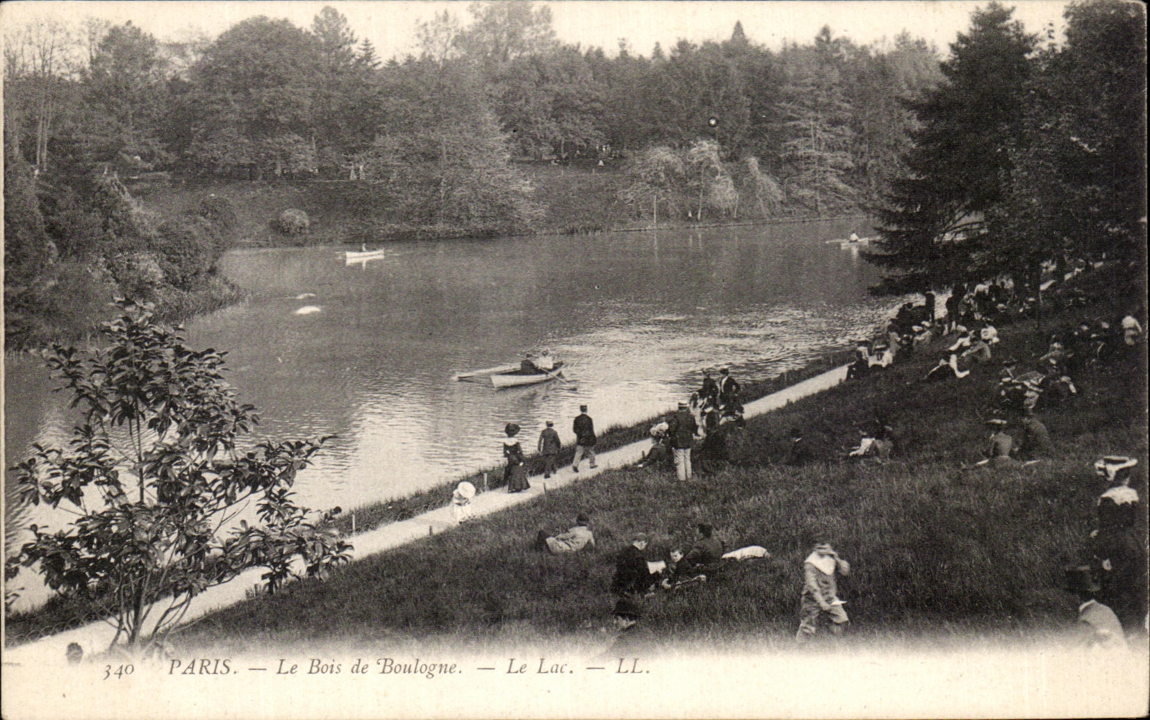 CPA Paris the Bois de Boulogne the Lake