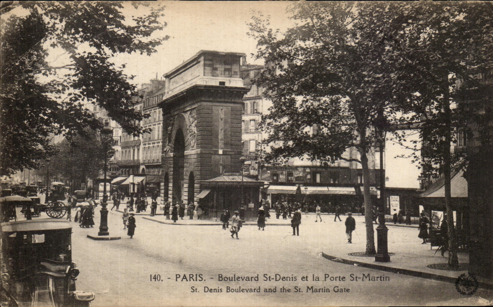 CPA Paris Boulevard St Denis and the Gate St Martin