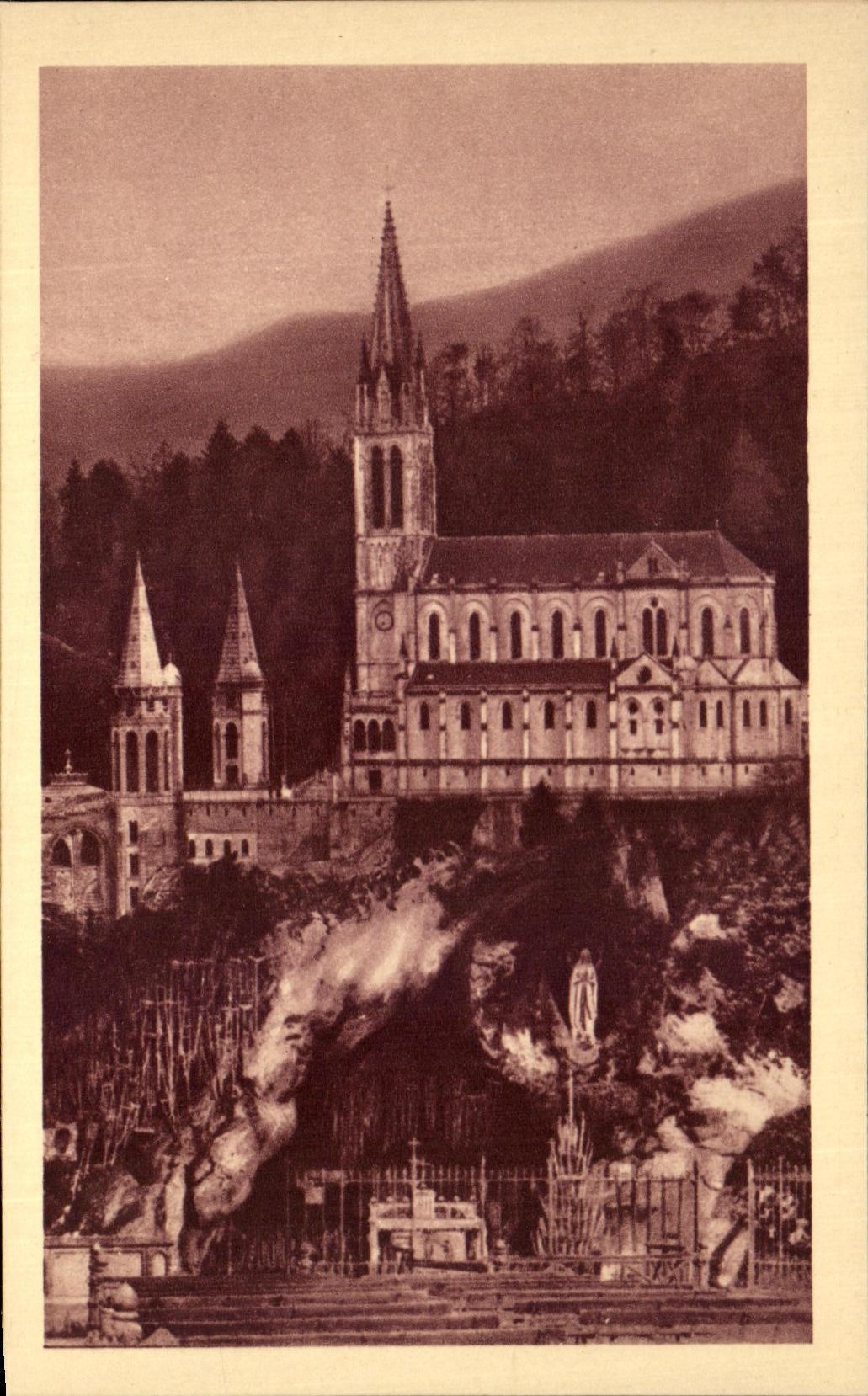 CPA Lourdes the Cave and the Basilica