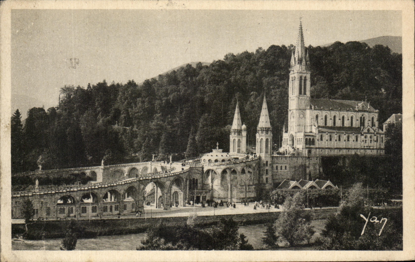 CPA Lourdes the Basilica And the Martyrdom