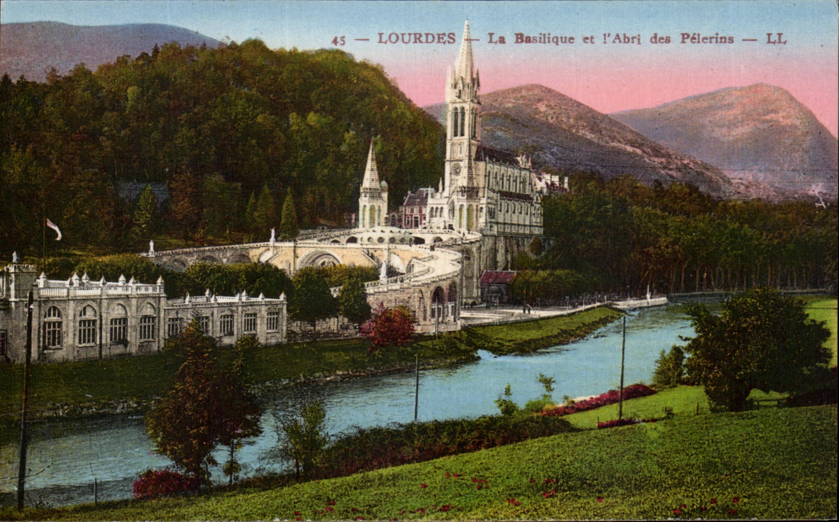 CPA Lourdes the Basilica and the Shelter of the Pilgrims