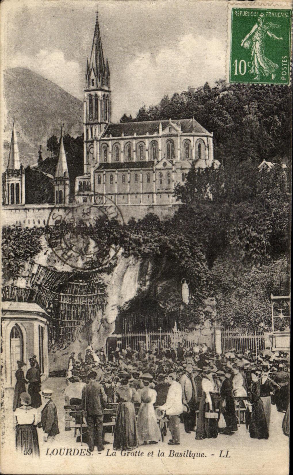 CPA Lourdes the Cave and the Basilica