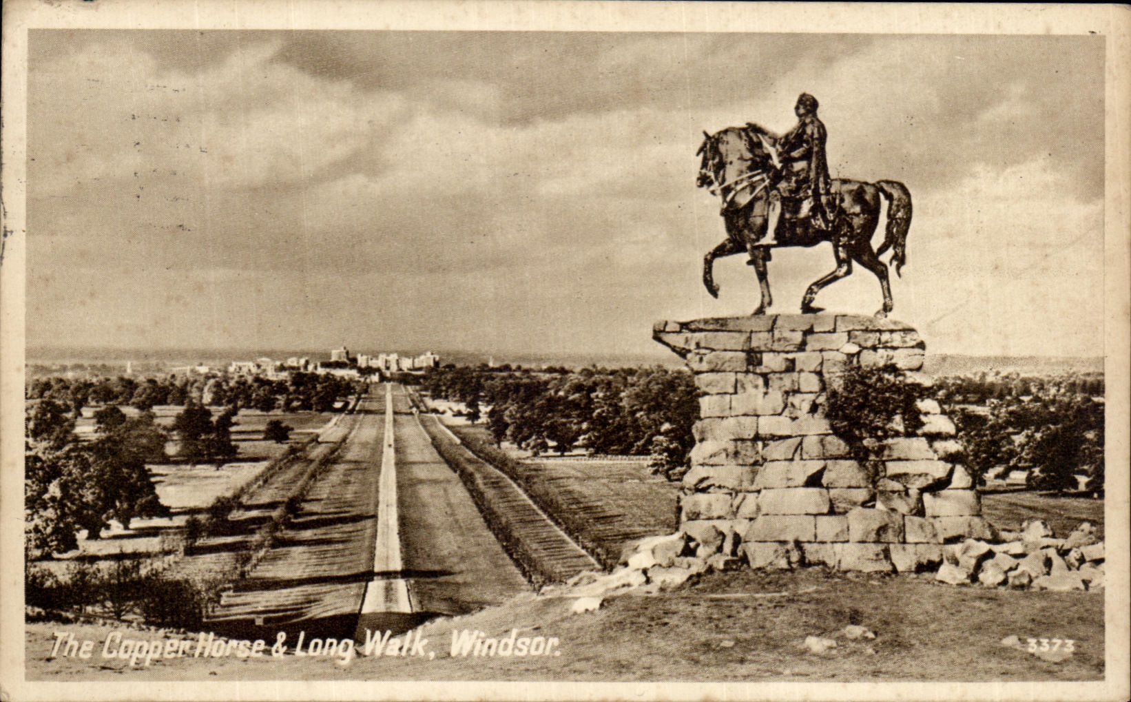 CPA The Copper Horse & Long Walk Windsor Horse