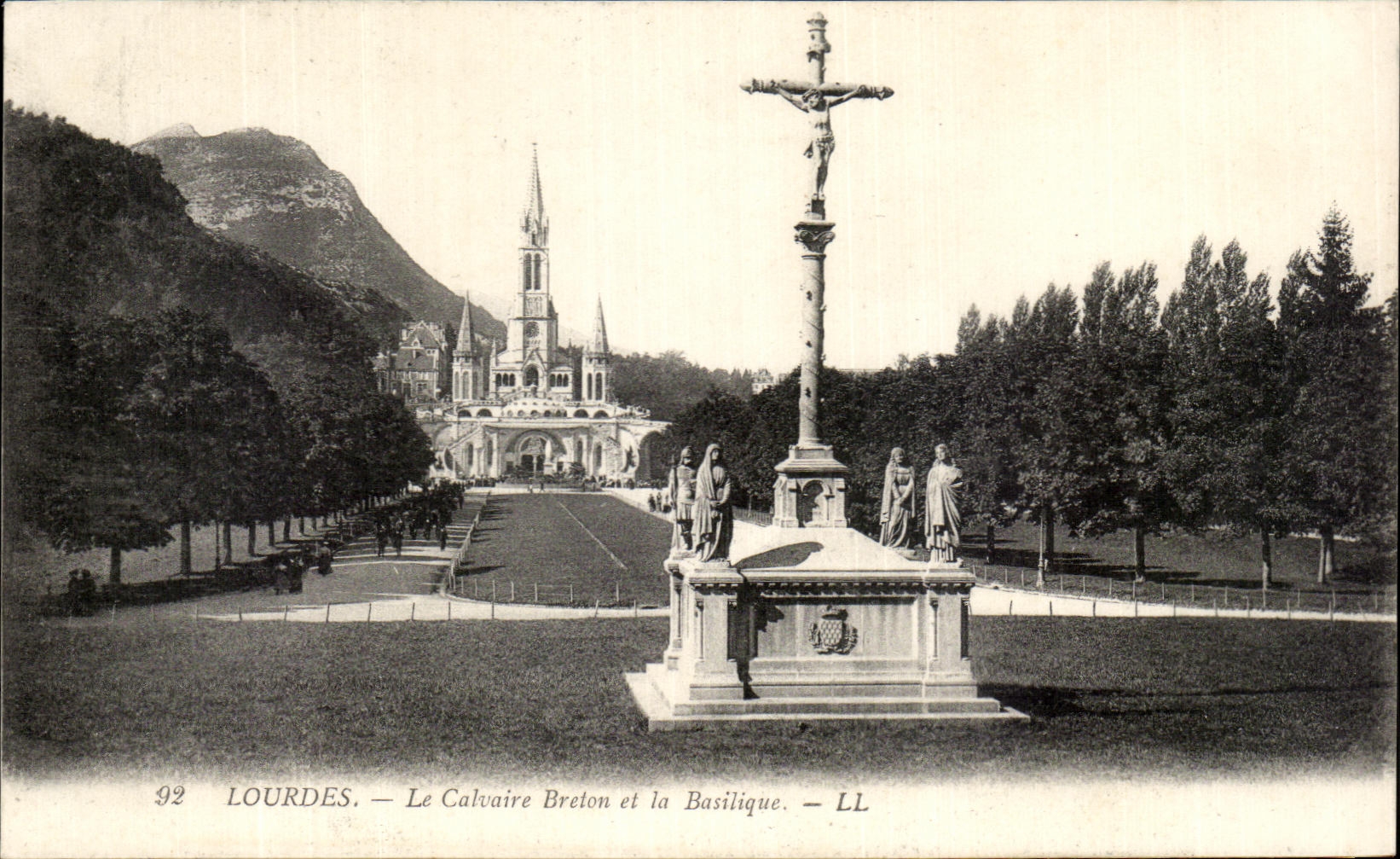 CPA Lourdes the Breton Martyrdom and the Basilica