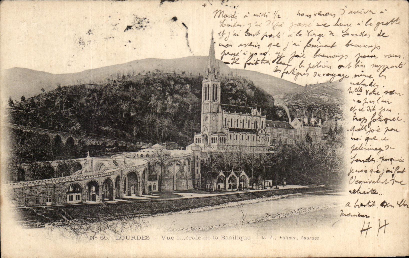 CPA Lourdes Seen side of the Basilica