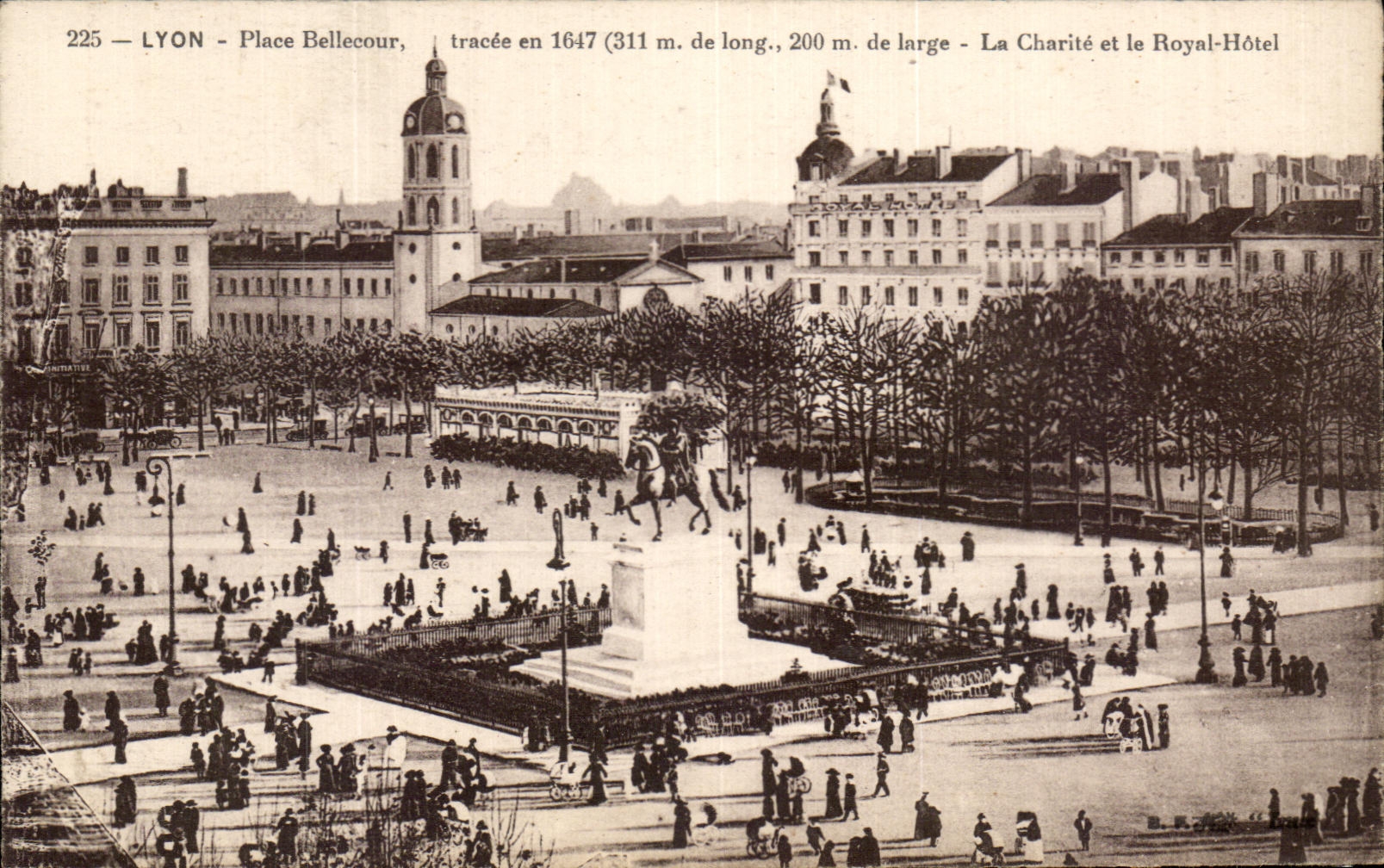 CPA Lyon Places Bellecour tracee in 1647
