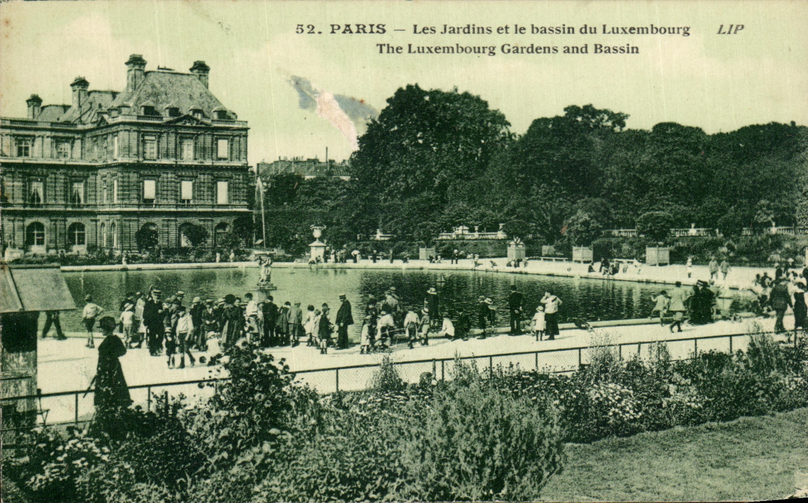 CPA Paris Gardens And the Basin Of Luxembourg Children