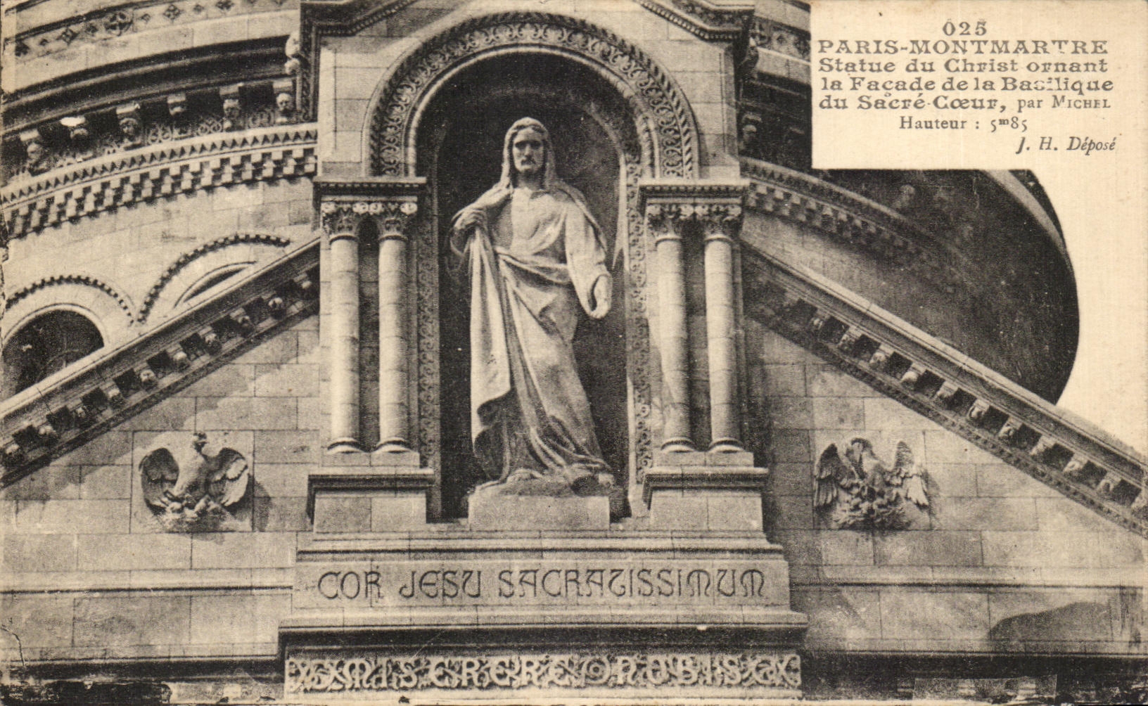 CPA Paris Montmartre Statue du Christ Ornant La Facade De la basilique