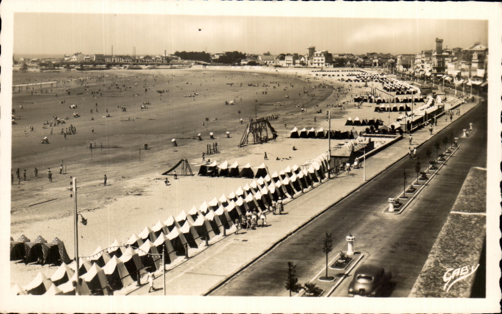 CPA Sables d'Olonne the Beach