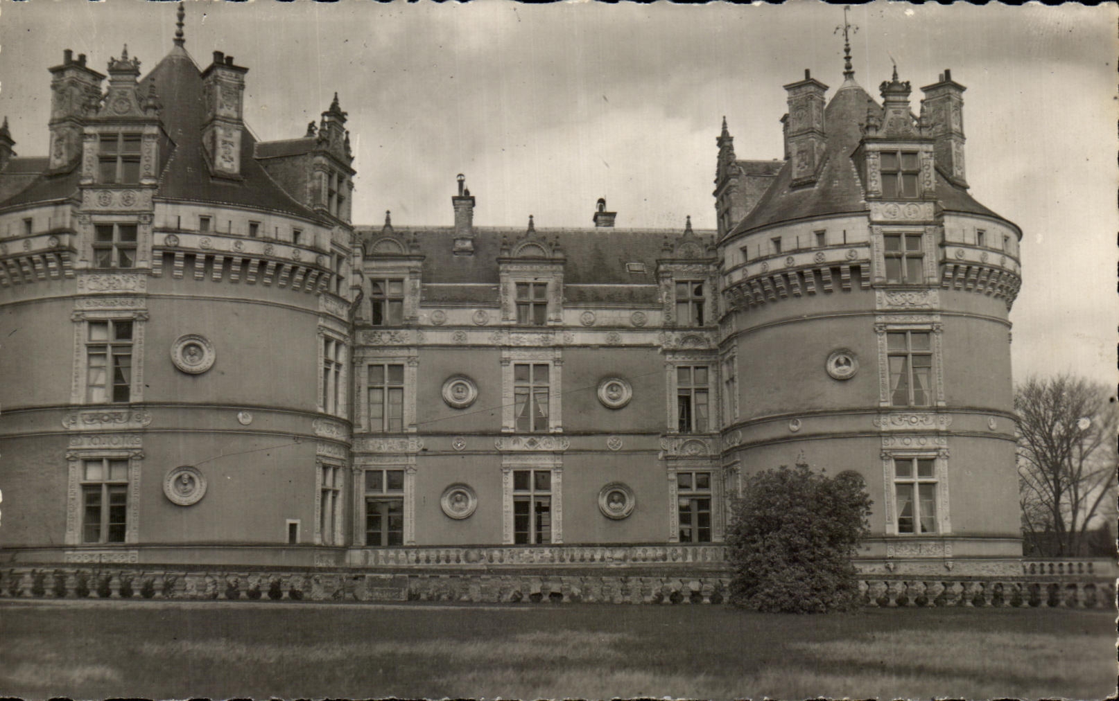 La fachada de CPA Castle De Iude es