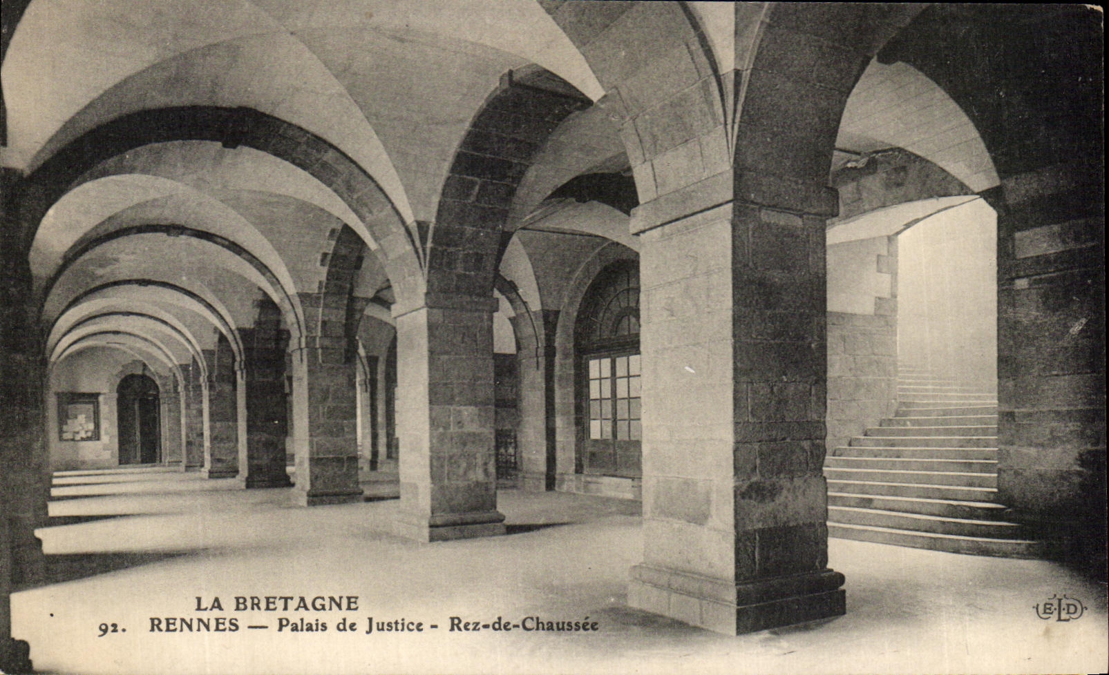 CPA La Bretagne Rennes Palais De Justice Rez De Chaussee