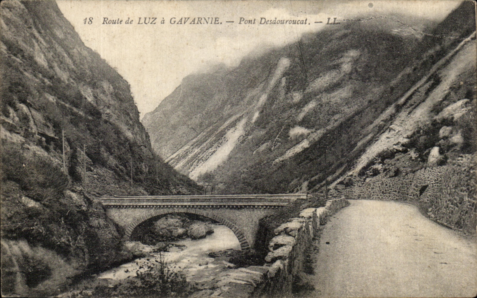 CPA Route of Luz has Gavarnie Pont Desdouroucat