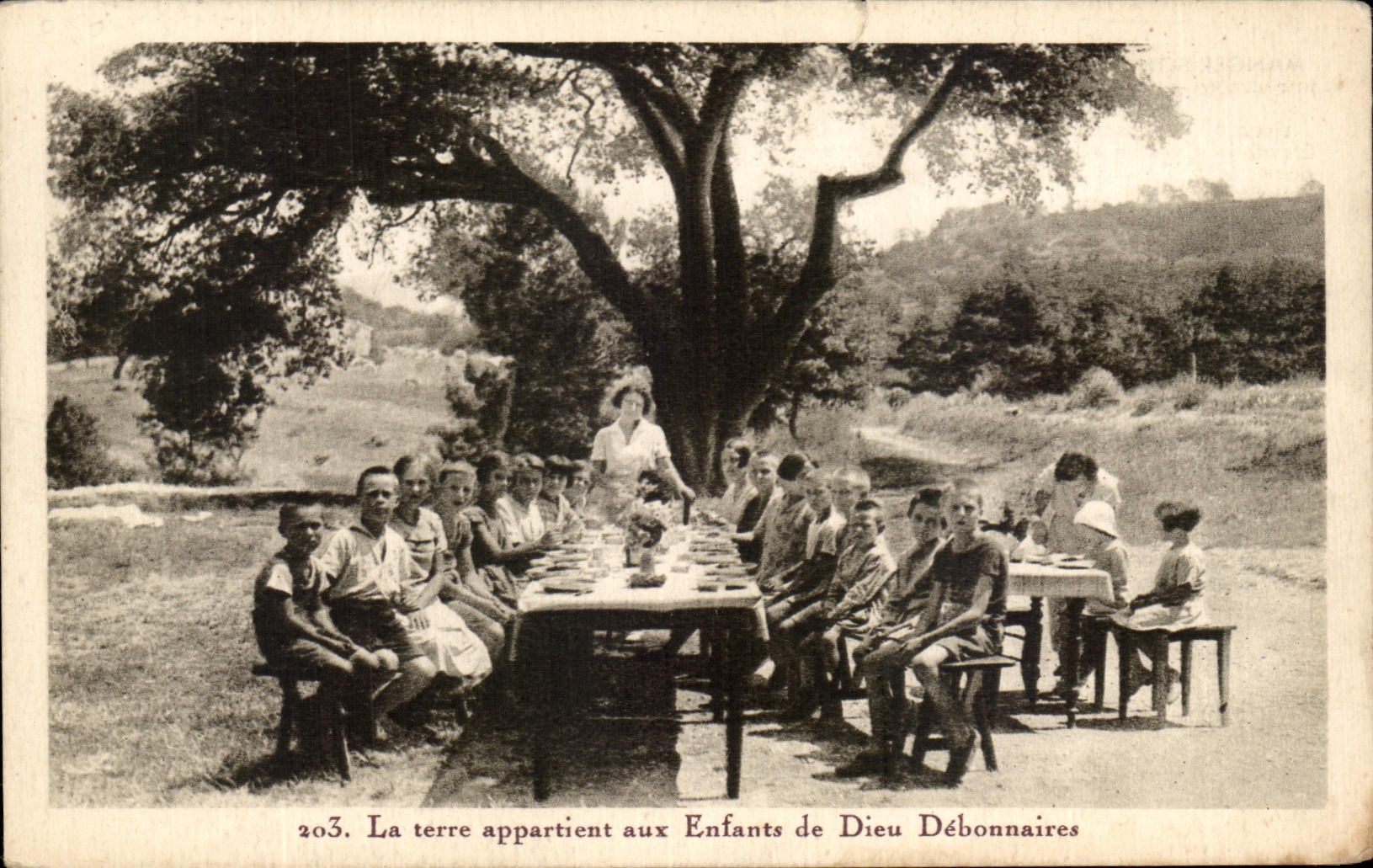 CPA la tierra pertenece a los ninos de dios Debonnaires Enfants