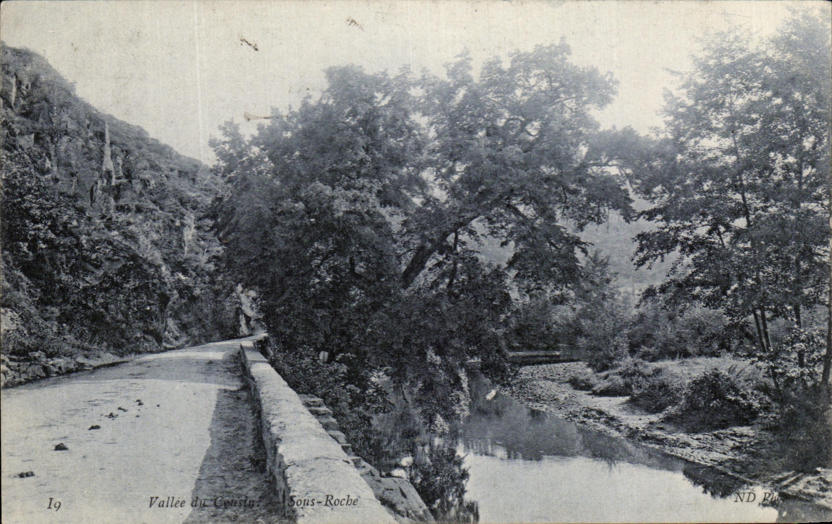 CPA Valley Of the Cousin Under Rock