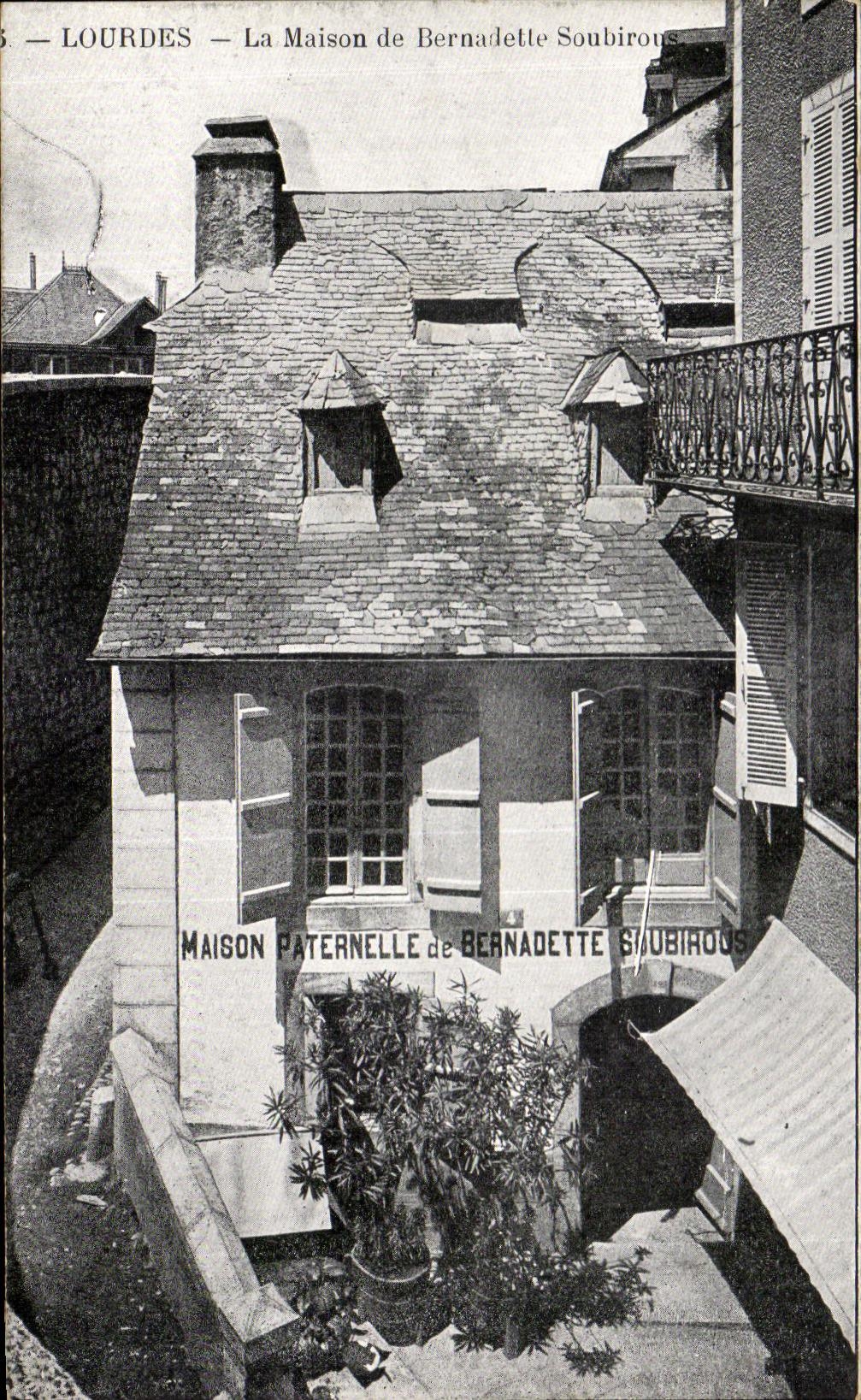 CPA Lourdes House of Bernalette Soubirous