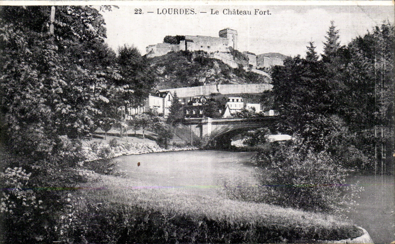 CPA Lourdes strong Castle