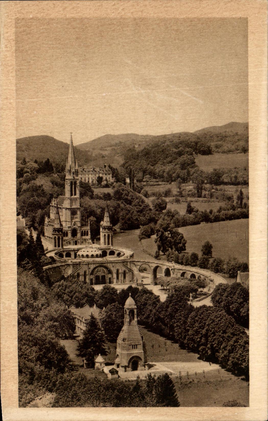 CPA Lourdes the Basilica Front view