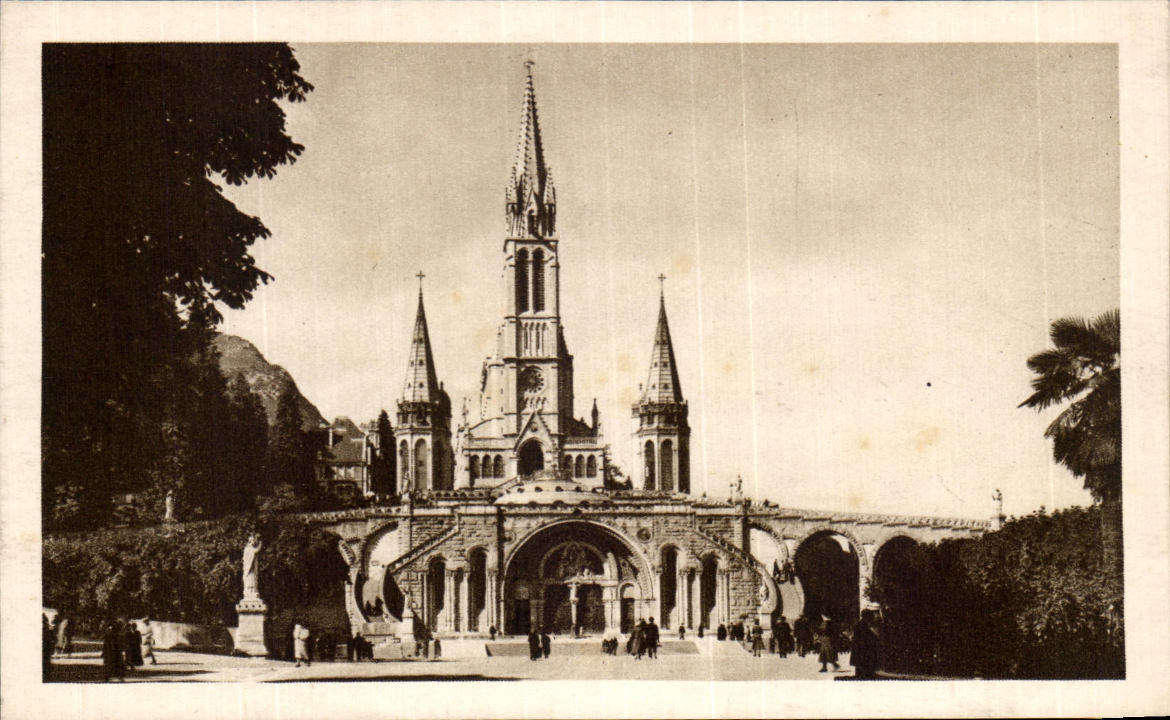 CPA Lourdes the Basilica front view