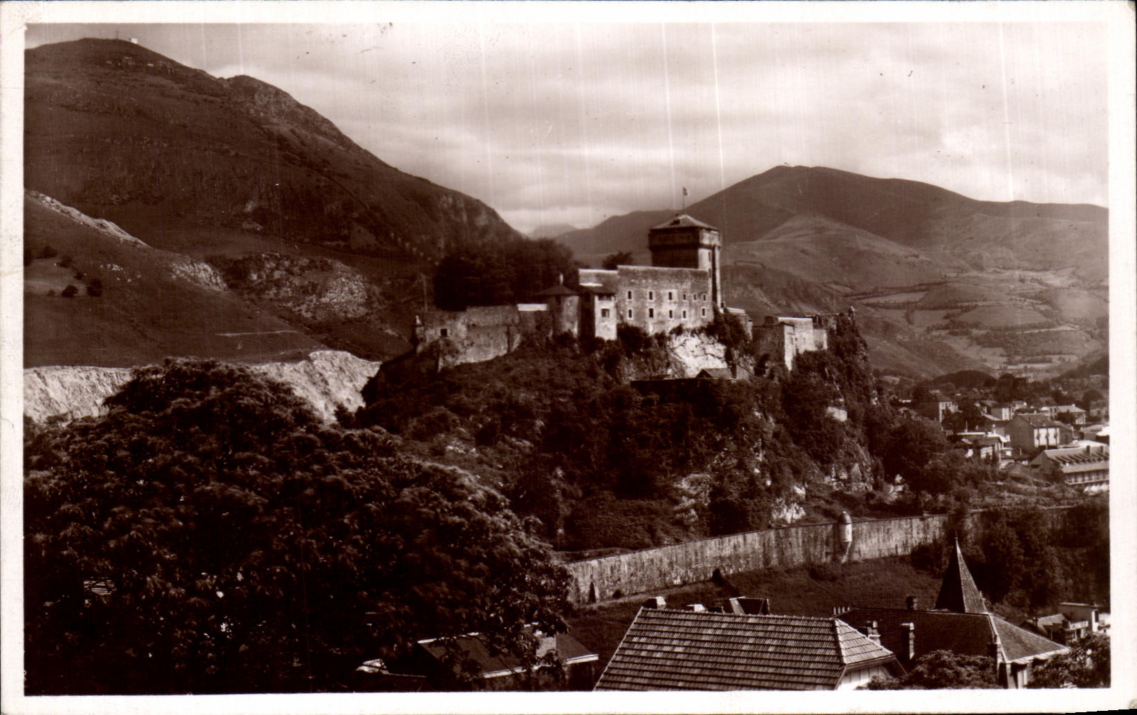 CPA Lourdes the Castle Fort and Peak of Jer