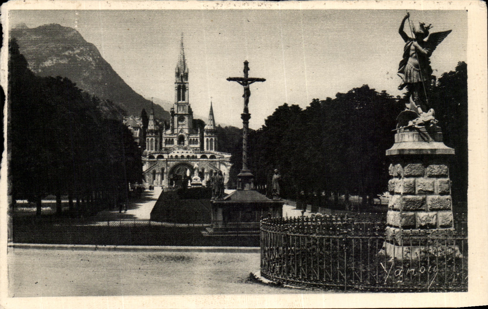 CPA Lourdes the Basilica