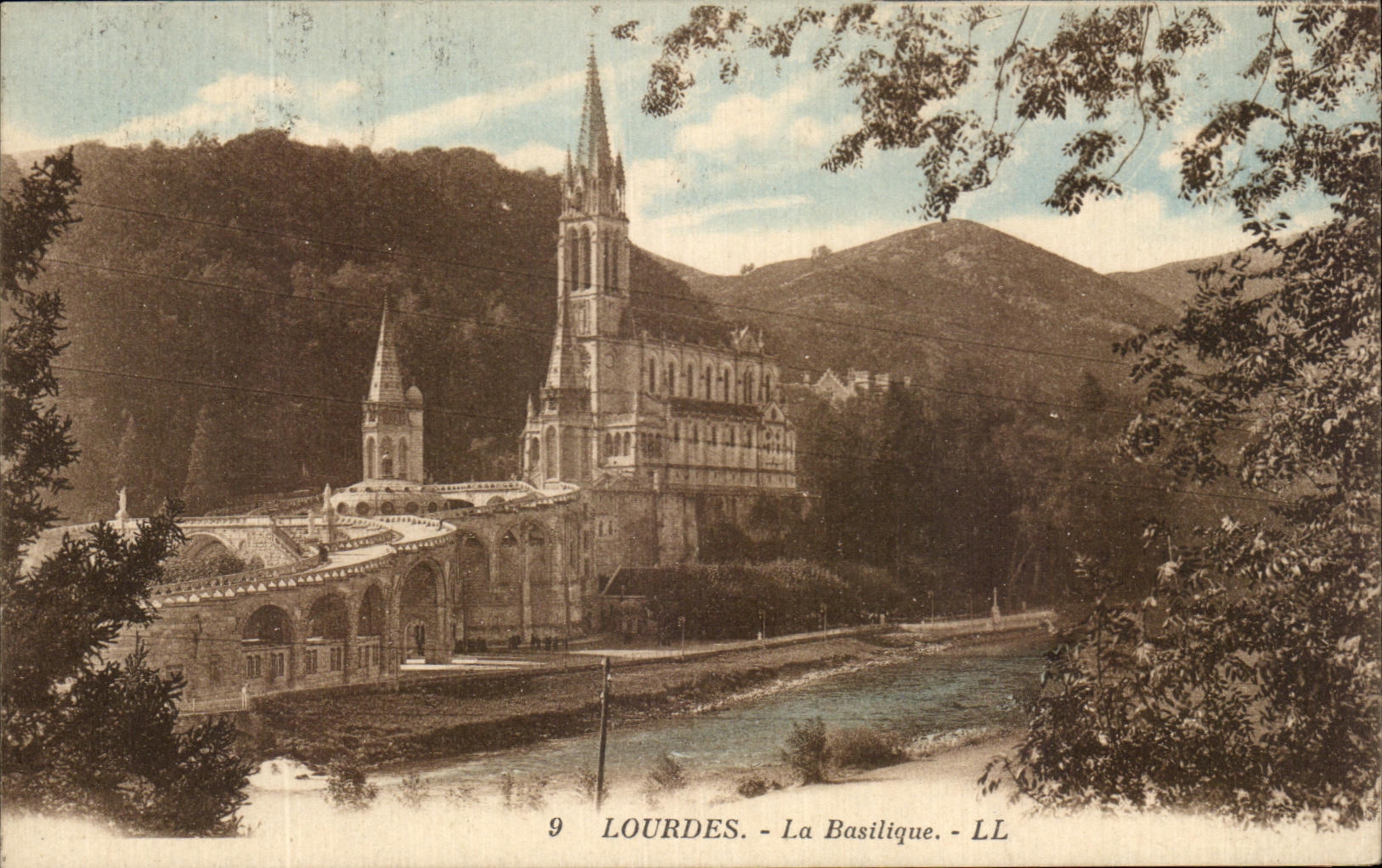CPA Lourdes the Basilica