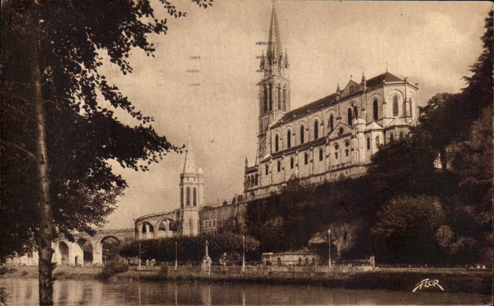 CPA Lourdes the Basilica seen from of Gave