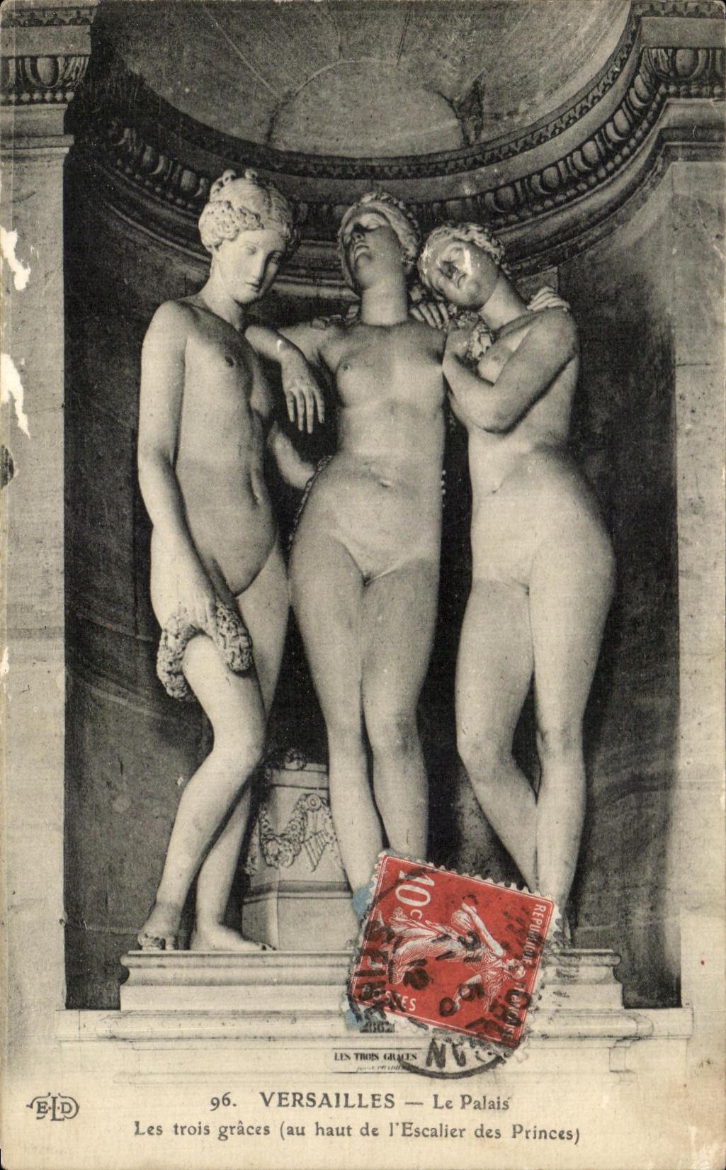 CPA Versailles Le Palais Les Trois Graces 
