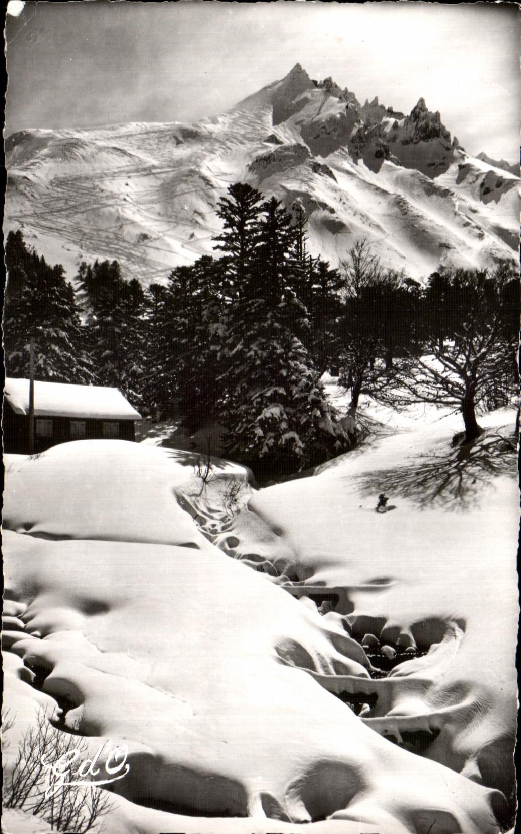 CPA Auvergne the Mount Gilds Sancy under Snow Winter sports Valley of the Dordogne and Pouring solid mass of Northern Sancy