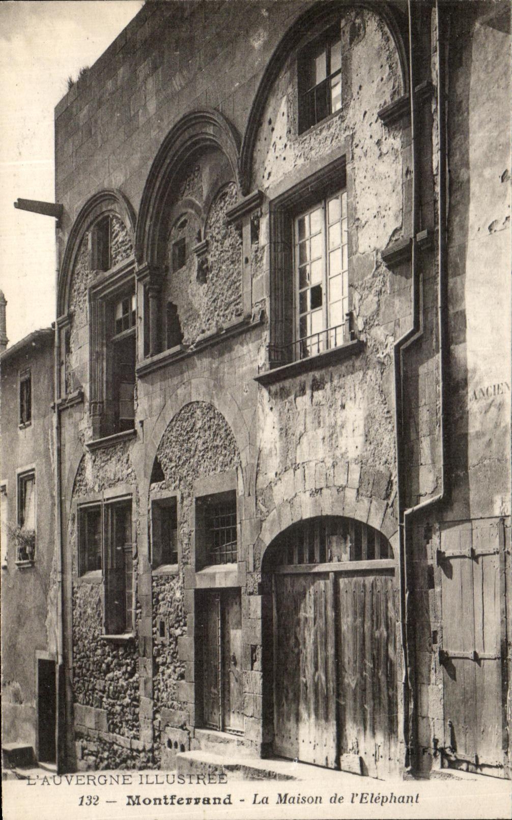 CPA Illustrated Auvergne Montferrand the House of Elephan