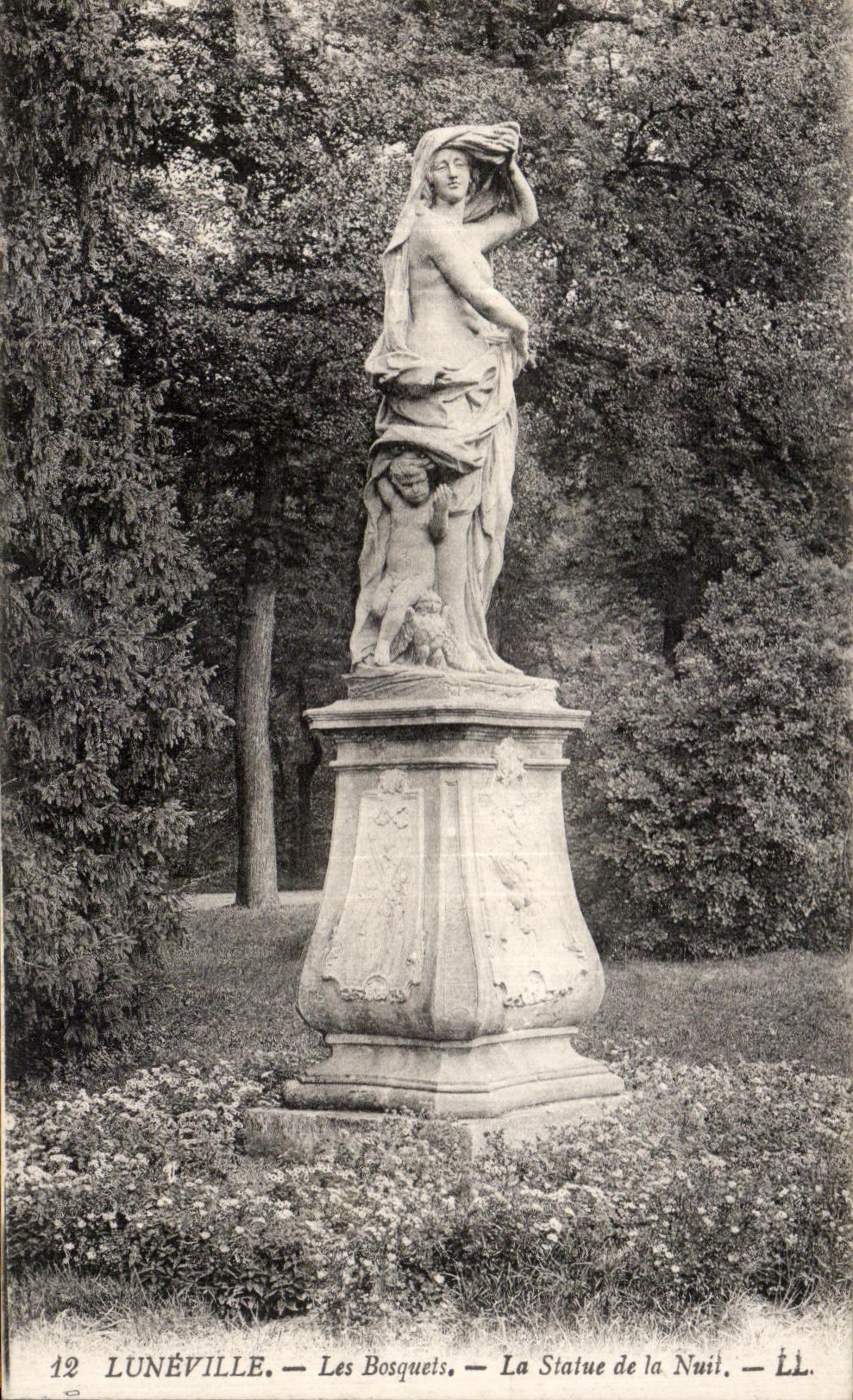 CPA Luneville Les Bosquets La Statue De La Nuit