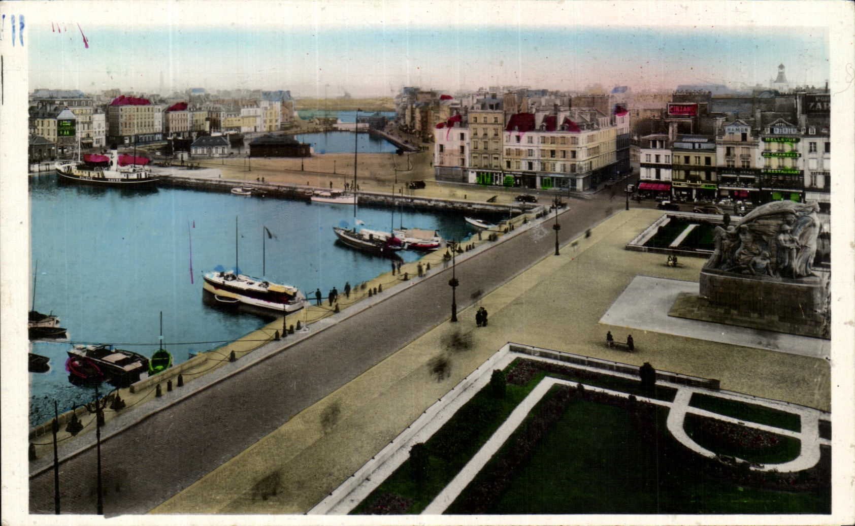 CPA Le Havre Places Gambetta and the Basins