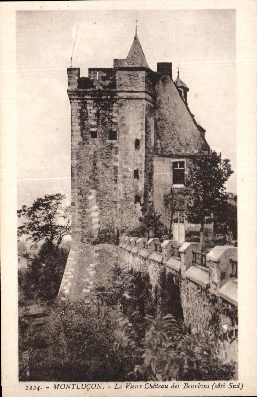 CPA Montlucon Le Vieux Chateau des Bourbons
