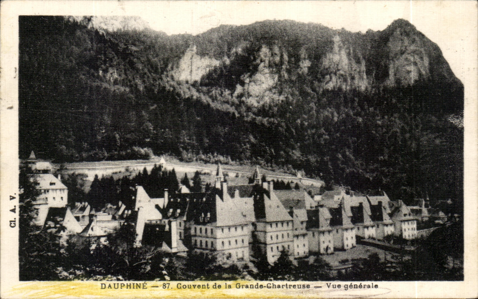 Opinion chartreuse grande de la cria de CPA Dauphine