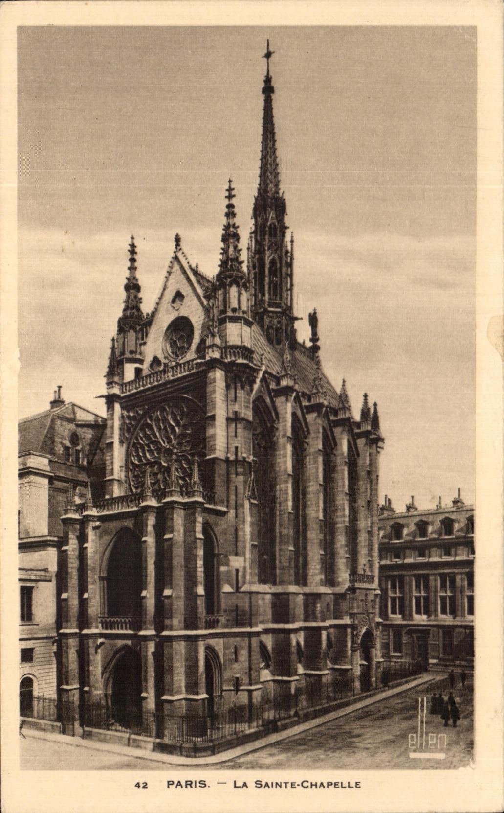 CPA Paris Sainte the Vault