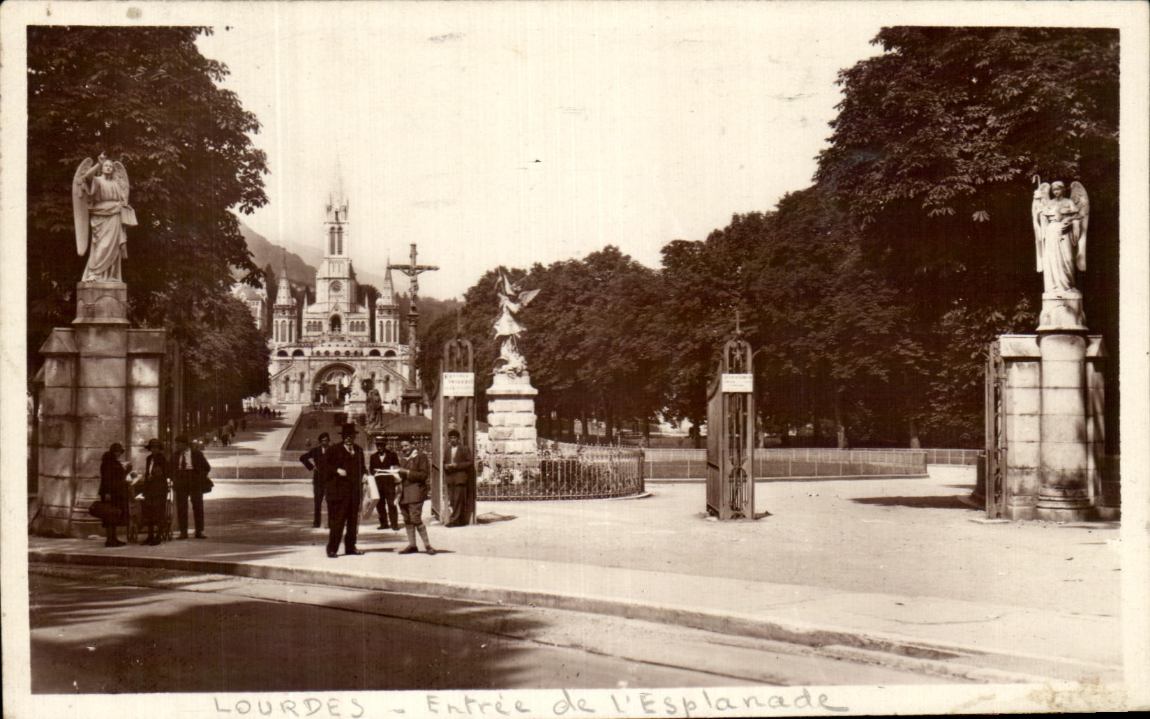 CPA Lourdes Entrance Of the Esplanade
